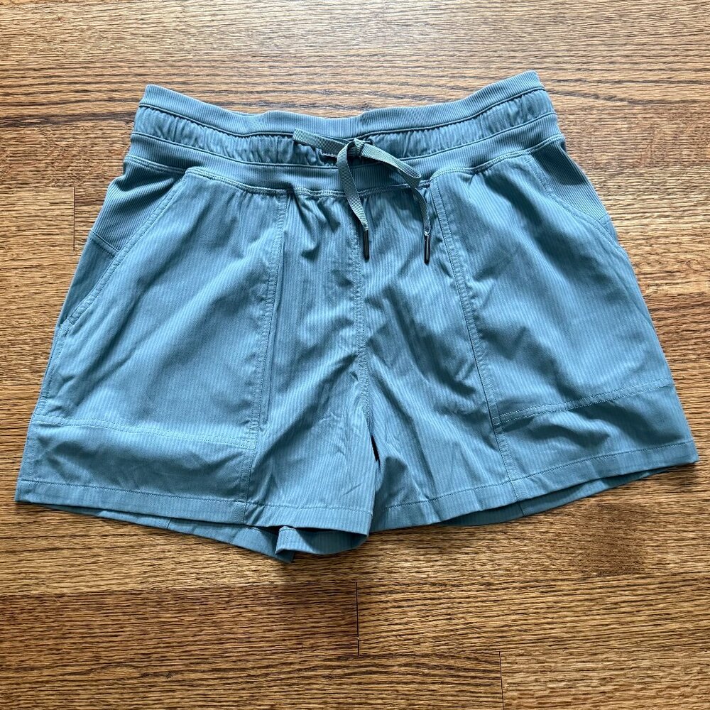 lululemon Dance Studio HR Short 3.5" Belgian Blue Size 6